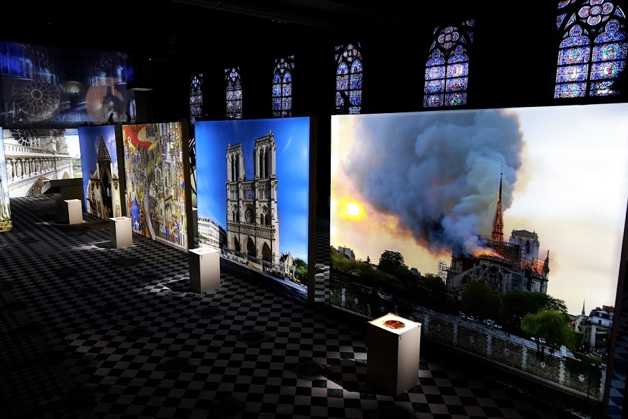 Slide 3: ©The Notre-Dame de Paris Exhibit Production Committee