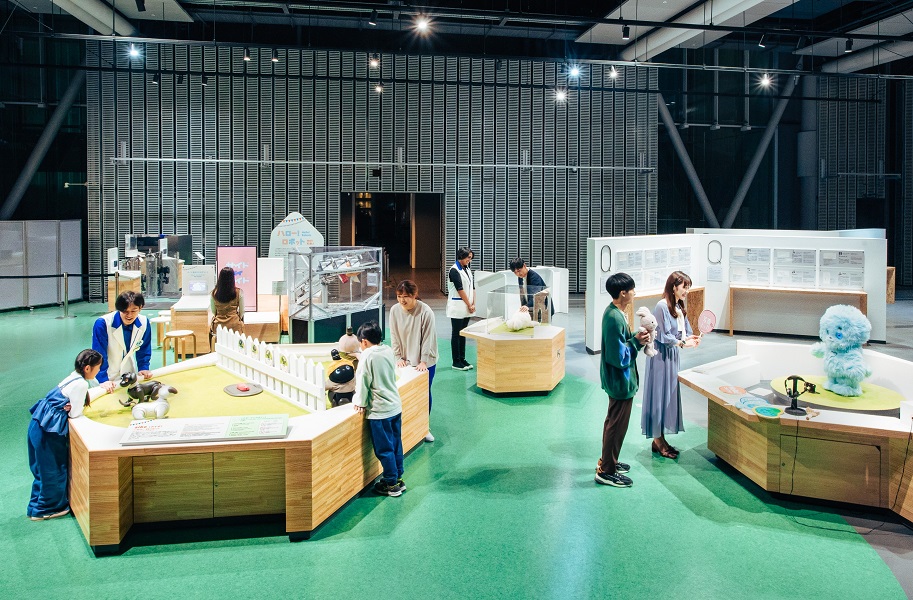 「ハロー! ロボット」の展示空間